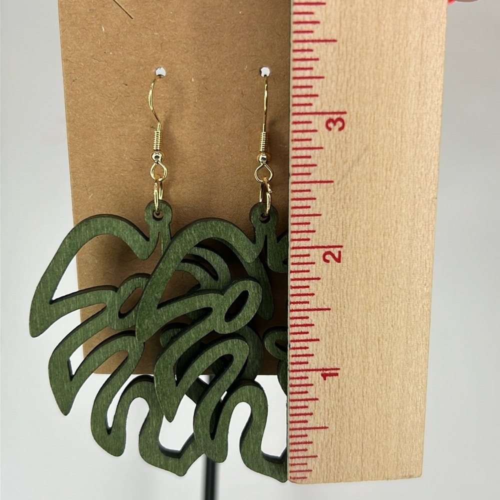 *LAST ONE* Hollow Leaf Wooden Design Dangle Earrings Bohemian Fashion Jewelry - Picture 2 of 4